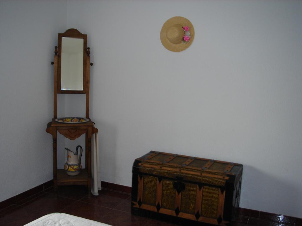Apartamentos Serrano Ribatajada Esterno foto