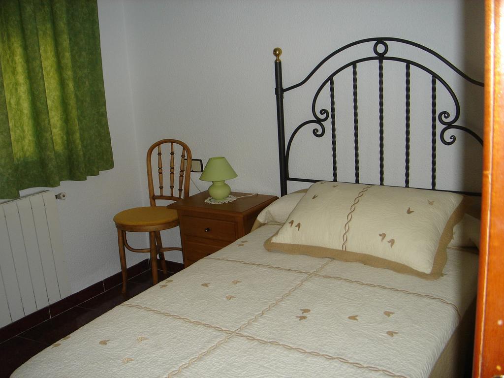 Apartamentos Serrano Ribatajada Esterno foto