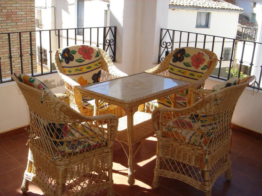 Apartamentos Serrano Ribatajada Esterno foto