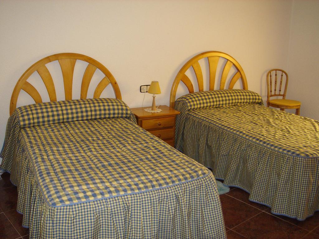Apartamentos Serrano Ribatajada Esterno foto