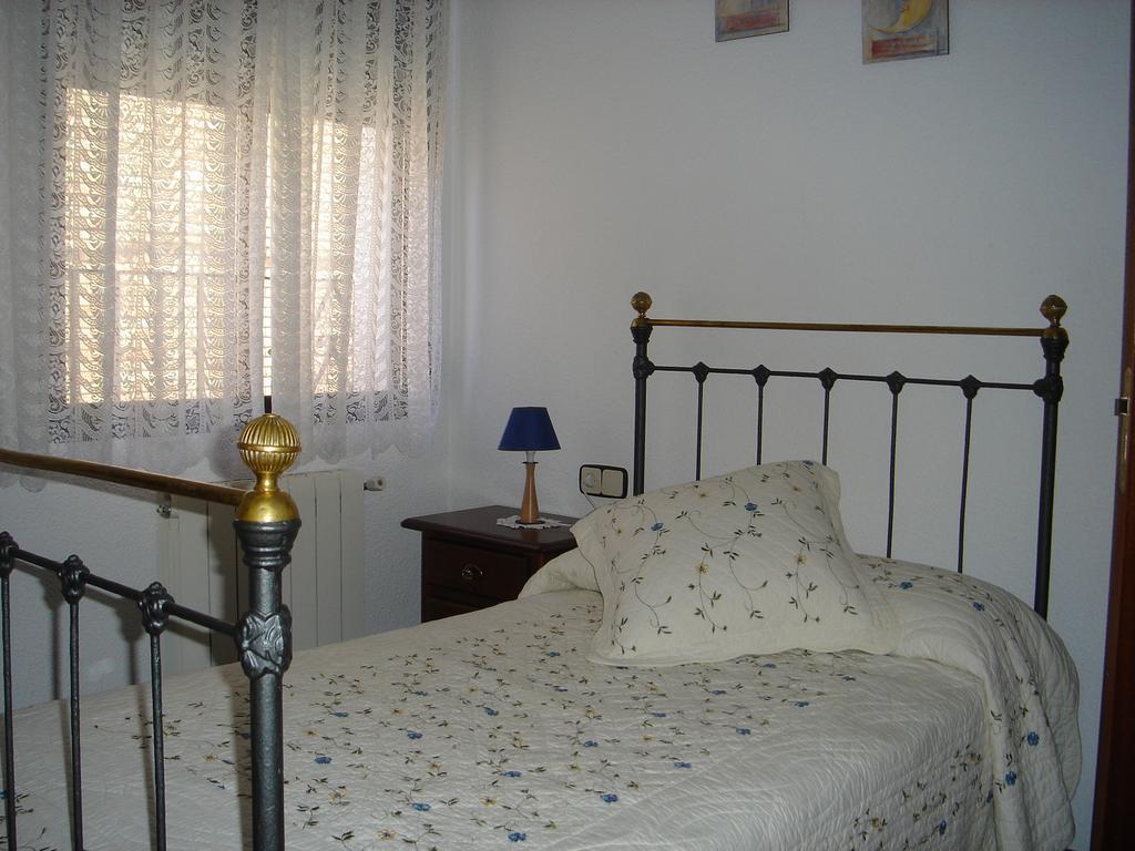 Apartamentos Serrano Ribatajada Esterno foto