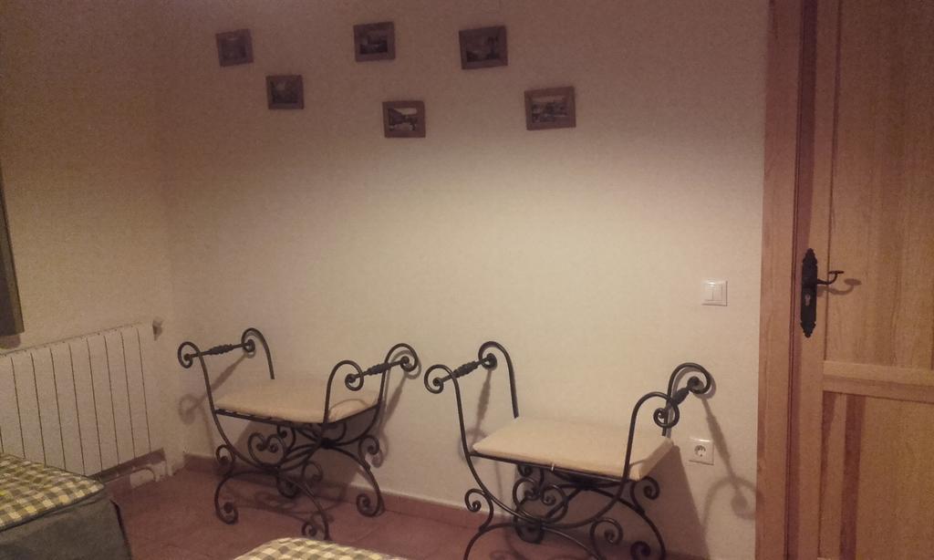 Apartamentos Serrano Ribatajada Esterno foto